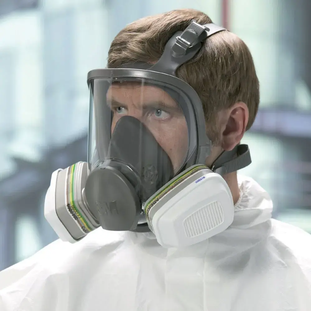 3m-6800-reuseable-face-mask-lifestyle.webp